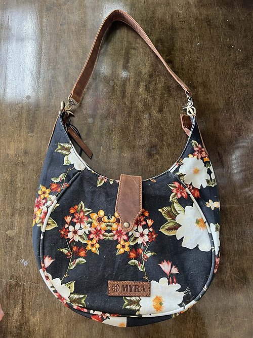 Whispering Fields Shoulder Bag in Blush Blossom