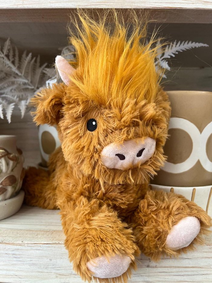 13\" Laying Highland Cow