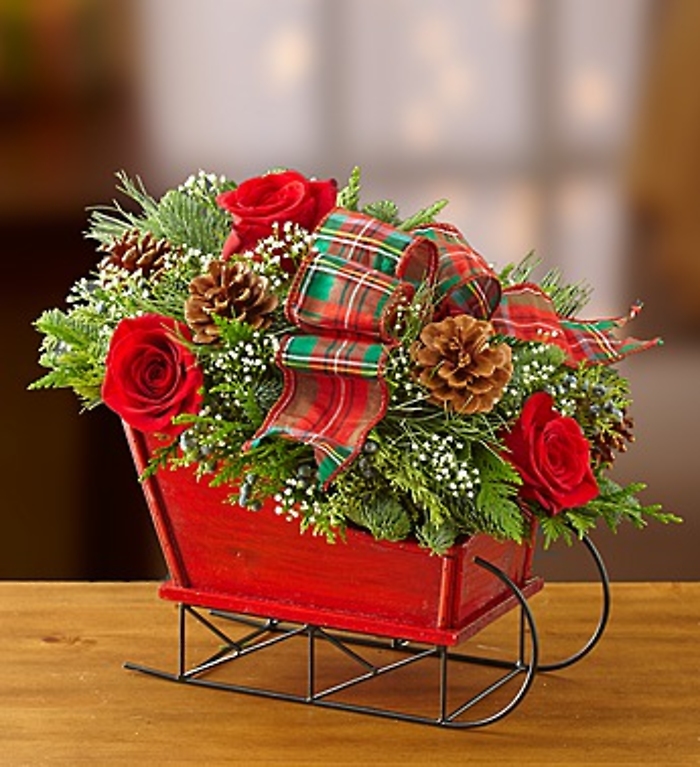 Traditional Tidings Sleigh Arrangement